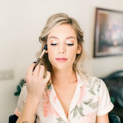 Phoenix Makeup Collective - Hannah wanted a natural glowing look for her special day.