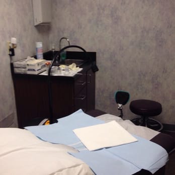 Bay Area OB/GYN - Exam room - Obstetricians & Gynecologists Near Me - Webster, Texas Bay Area OB/GYN - Exam room - Obstetricians & Gynecologists Near Me - Webster, Texas