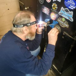 Joe's Lock and Key - Cracking an antique Diebold safe!