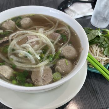 Pho Bistreaux - Combination pho - Vietnamese Near Me - Harahan, Louisiana