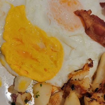 Pieloon - The exposed over cooked over easy egg - American Near Me - Downey, California