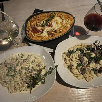 Casa La Luna - Italian Near Me - Cleveland, Ohio