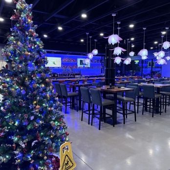 Wasabi - Dining room - Sushi Bars Near Me - West Des Moines, Iowa