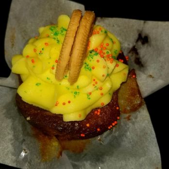 Sweet Cheats - Luscious Lemon Cupcake - Desserts Near Me - Atlanta, Georgia Sweet Cheats - Luscious Lemon Cupcake - Desserts Near Me - Atlanta, Georgia