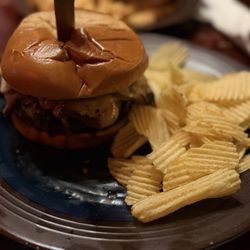 Teschner's Tavern - Brandy Burger with Chips
