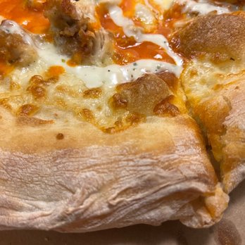 pizzです。 Zizi's Pizza, 101 MGM National Ave, Oxon Hill, MD 20745, US
