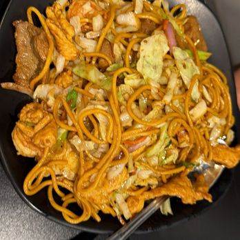 Home Eat - Stir fried noodles with chicken - Chinese Near Me - San Jose, California Home Eat - Stir fried noodles with chicken - Chinese Near Me - San Jose, California