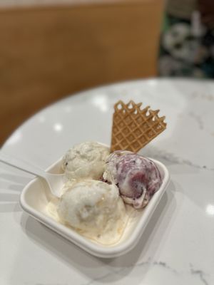 Jeni's Splendid Ice Creams by null