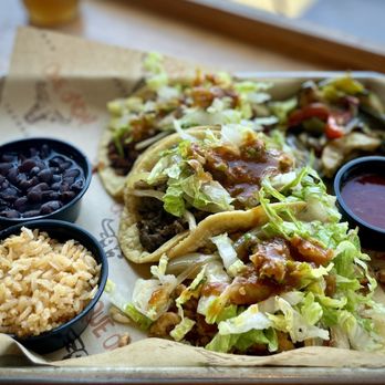 Que Onda Tacobar - 3 tacos with rice and black beans (top to bottom: Al pastor pork, carne asada, pollo asada) - Tacos Near Me - Pinole, California