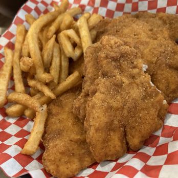 Country Kitchen - Chicken Tenders Basket - American Near Me - Moreno Valley, California