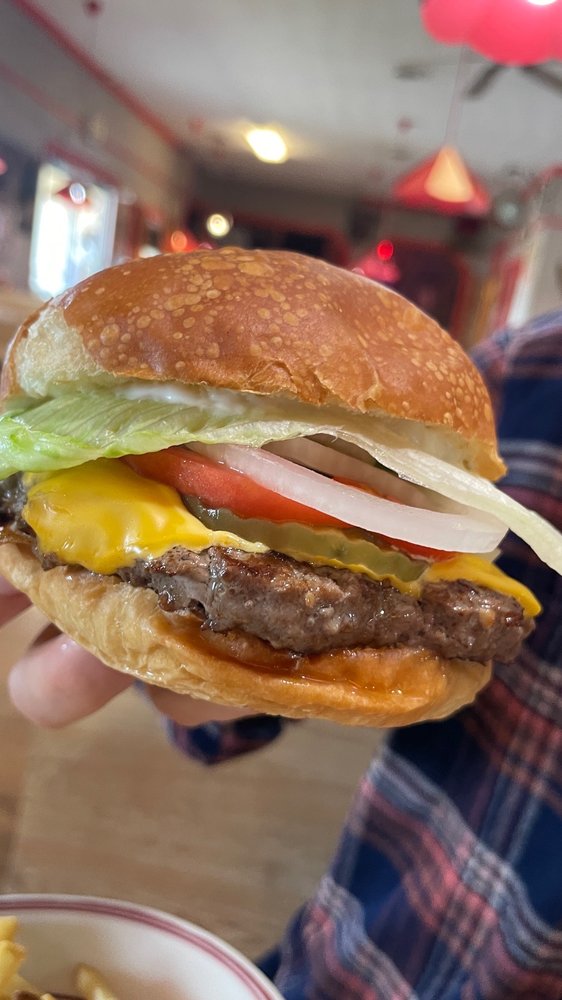 Susie's Fort Mitchell Grill Logo