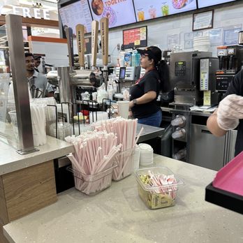 Dunkin' - Our coffee was ready in just a minute or so. - Donuts Near Me - Chicago, Illinois Dunkin' - Our coffee was ready in just a minute or so. - Donuts Near Me - Chicago, Illinois