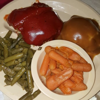 Lamberts Cafe - Meatloaf, with mashed potatoes,  carrots, and g.beans - American Near Me - Sikeston, Missouri