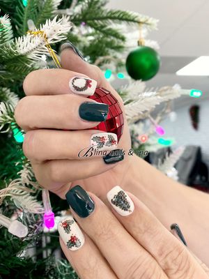 Dip Into The Holidays With Christmas Nails - You've got the ideas for Christmas nails, you've got the dip nail colors, and you've seen some Christmas nails tutorials. You're all set! Ready to spread holiday cheer onto your nails?