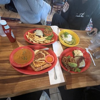 Tower Cafe - Grilled cheese  Boracho burger  Green curry - Breakfast & Brunch Near Me - Sacramento, California