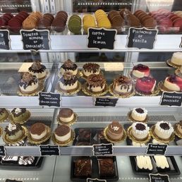 Cakes & Macaroons
