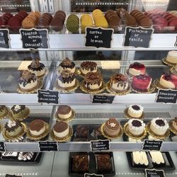 Kafe De Kasa - Cakes & Macaroons