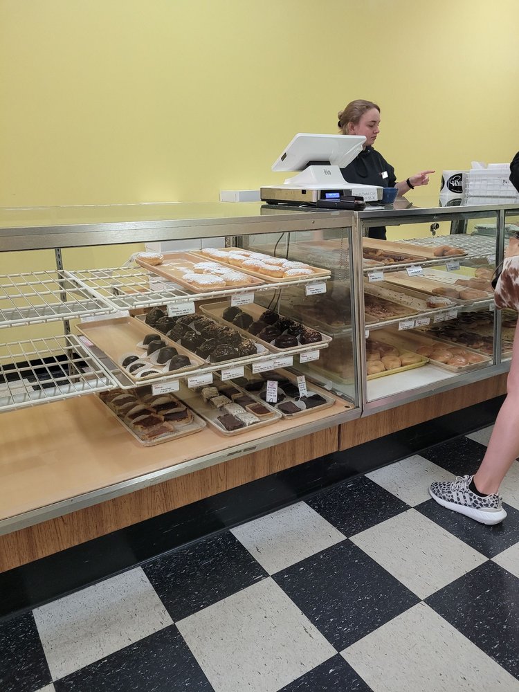 WILLIAMS BAKERY Updated August 2024 30 Photos & 13 Reviews 9502 Chamberlayne Rd