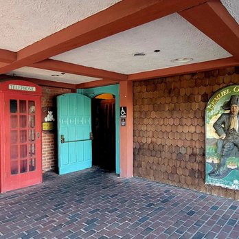 Gulliver's Restaurant - Entrance (06/27/26). #Gullivers #Irvine #OrangeCounty #Steakhouse #EnglishPub - American Near Me - Irvine, California