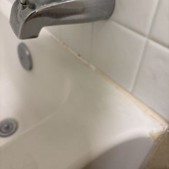 Days Inn by Wyndham Gettysburg - Bathtub - Hotels Near Me - Gettysburg, Pennsylvania