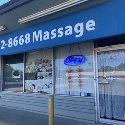 Foot and Body Massage - I need a full body and foot massage! It's nice inside. Prices are good.