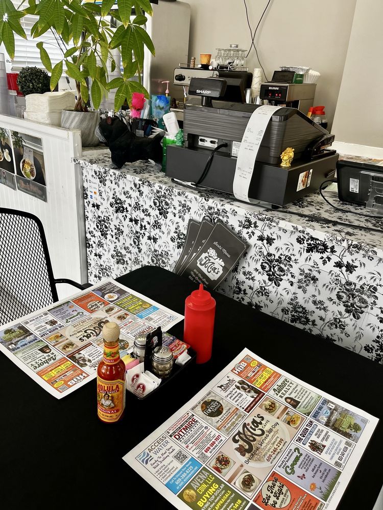 Mia’s Cafe