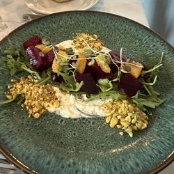 Cafe Loren - Goat Cheese and Beets