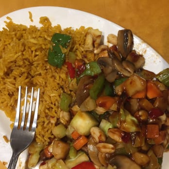 Kum Kau - Shrimp and peanuts with plain fried rice.  Was very good and flavorful great dish if you into mixture of veggies good choice - Chinese Near Me - Brooklyn, New York