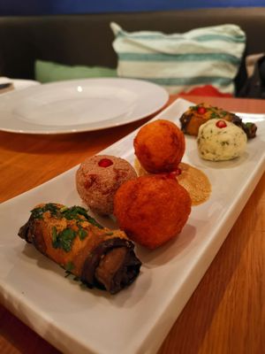 Batoni Khinkali by null