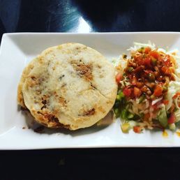 Pupusa Mixta / Mixed Pupusa Pupusa Mixta / Mixed Pupusa