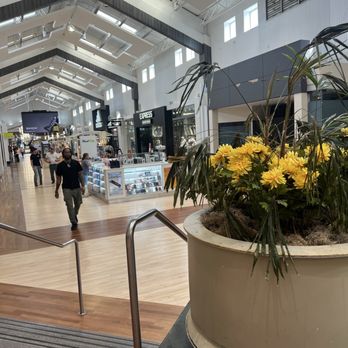 Gurnee Mills - Shopping Centers Near Me - Gurnee, Illinois Gurnee Mills - Shopping Centers Near Me - Gurnee, Illinois