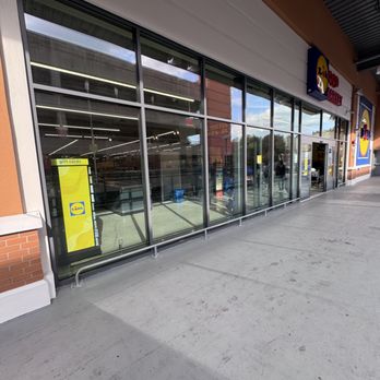 Lidl - Lidl Bronx Terminal Market Entrance - Grocery Near Me - Bronx, New York Lidl - Lidl Bronx Terminal Market Entrance - Grocery Near Me - Bronx, New York