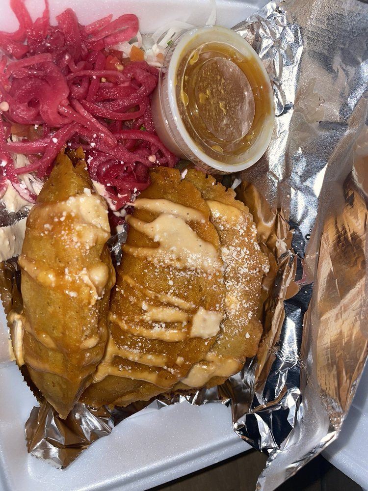 Delicias Comida Catracha — Mexican restaurant in Saint Louis
