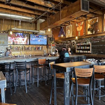 Mountain Top Tap Room - 30 taps of draught beer; 44 displayed bottles/cans of beer, soda, iced tea - Sports Bars Near Me - Flagstaff, Arizona Mountain Top Tap Room - 30 taps of draught beer; 44 displayed bottles/cans of beer, soda, iced tea - Sports Bars Near Me - Flagstaff, Arizona