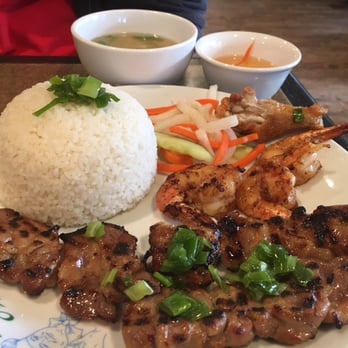 Ao Sen - Combination rice plate with grilled pork and shrimp. - Vietnamese Near Me - Albany, California Ao Sen - Combination rice plate with grilled pork and shrimp. - Vietnamese Near Me - Albany, California