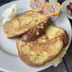 Brookside Cafe - Cinnamon swirl French toast