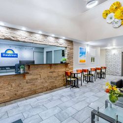 Days Inn by Wyndham Los Lunas - Reception