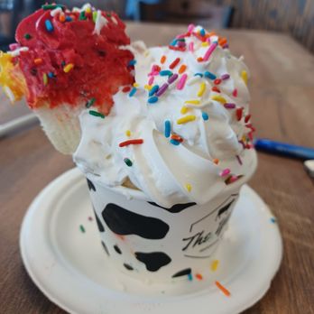 The Yard Milkshake Bar - Birthday cake , delicious - Ice Cream & Frozen Yogurt Near Me - Destin, Florida