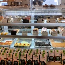 Qamaria Yemeni Coffee - Yemeni cakes, pastries, & coffee beans.