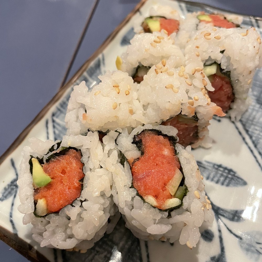 Malulu Sushi - Spicy tuna - Sushi Bars Near Me - San Clemente, California Malulu Sushi - Spicy tuna - Sushi Bars Near Me - San Clemente, California