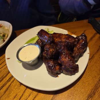 Outback Steakhouse - Kookoburo wings win BBQ sauce - Steakhouses Near Me - Memphis, Tennessee