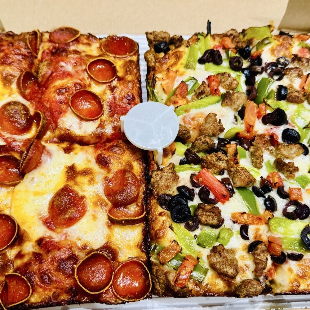 Jet's Pizza - Pizza Near Me - Palm Harbor, Florida