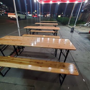 Bibz n Ribz - Seating - Food Trucks Near Me - San Jose, California Bibz n Ribz - Seating - Food Trucks Near Me - San Jose, California