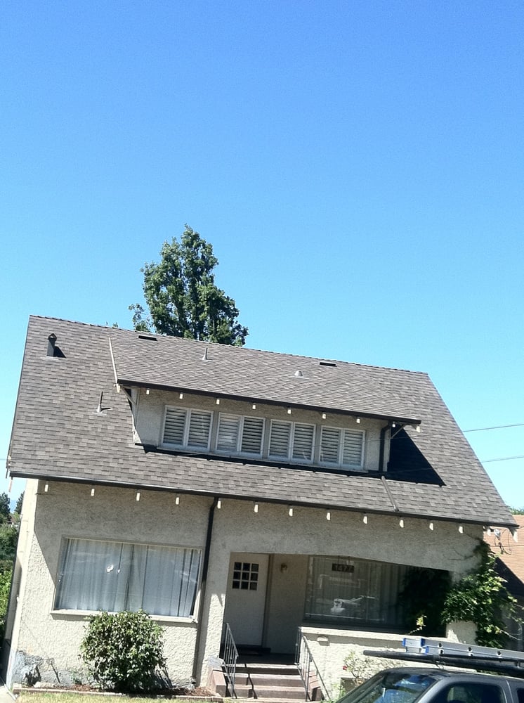 Slide of Adrian Gomez Roofing