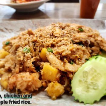 Goi Express Thai - Shrimp, Chicken and Pineapple Fried Rice. - Thai Near Me - Murrieta, California Goi Express Thai - Shrimp, Chicken and Pineapple Fried Rice. - Thai Near Me - Murrieta, California