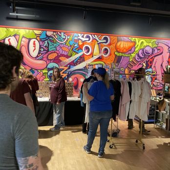 Crosstown Concourse - Artwork - Shopping Centers Near Me - Memphis, Tennessee