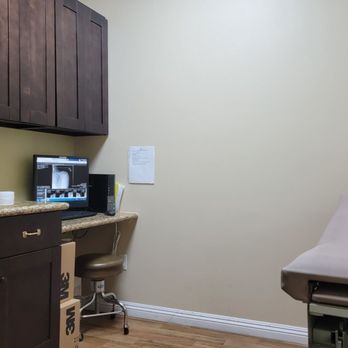 Seven Star Orthopedics - Waiting for Dr. - Orthopedists Near Me - Hemet, California Seven Star Orthopedics - Waiting for Dr. - Orthopedists Near Me - Hemet, California