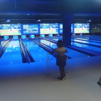 Bol - Metal frames help kids aim and roll the ball - Bowling Near Me - Vail, Colorado