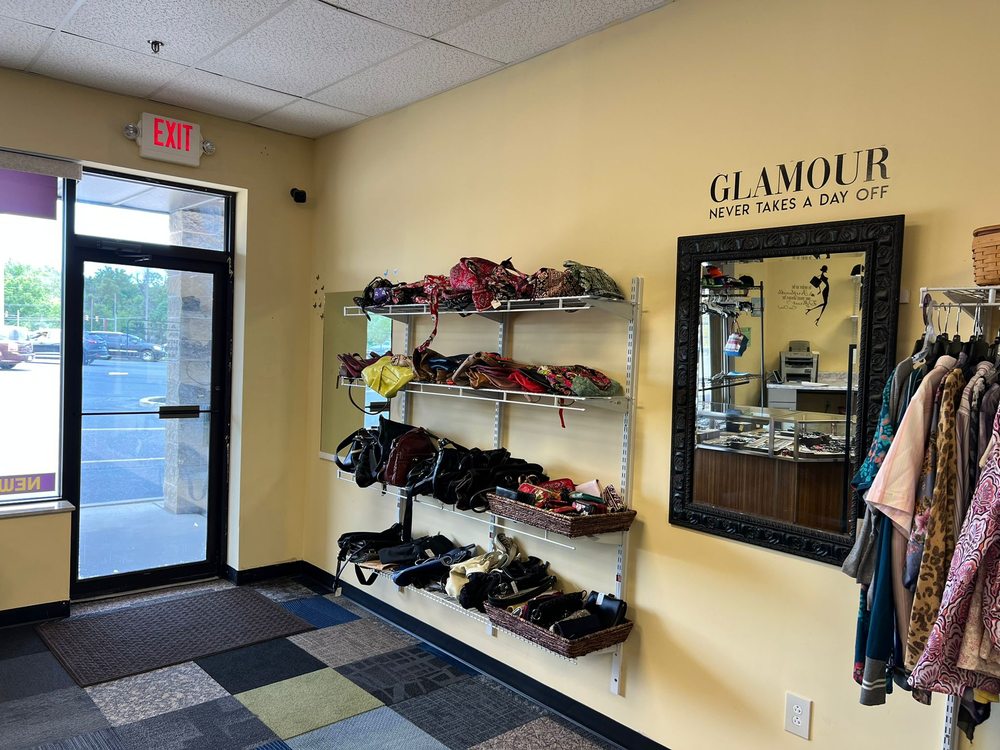 A STEP UP B & S CONSIGNMENT Updated August 2024 17 Photos 859