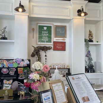 Thai Buri Restaurant - This place has a kind & sweet vibe. A lot of inspirational quotes, plants, and flowers. - Thai Near Me - San Antonio, Texas Thai Buri Restaurant - This place has a kind & sweet vibe. A lot of inspirational quotes, plants, and flowers. - Thai Near Me - San Antonio, Texas